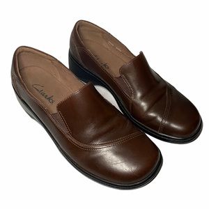 CLARKS Women's Brown Leather Slip On Loafers